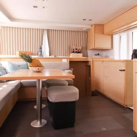 Catamarano Nemo45 보트호텔 나폴리