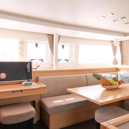 Catamarano Nemo45